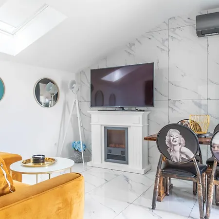 Hrpina Heritage House Ii 3* 마카르스카